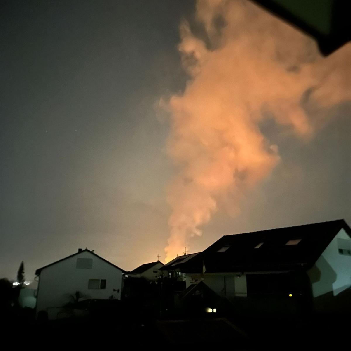 2024: 500 brennende Heuballen sorgen für Großeinsatz in Hammetweil (Quelle: Sarah Reißner)