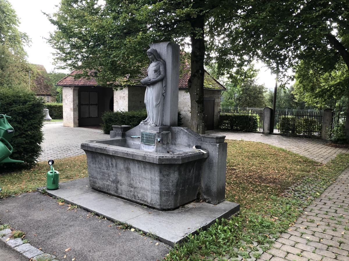 2020: Mittelstädter Brunnen - Brunnen im Friedhof