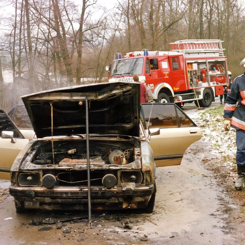 1991: Fahrzeugbrand (Quelle: Feuerwehr Mittelstadt)