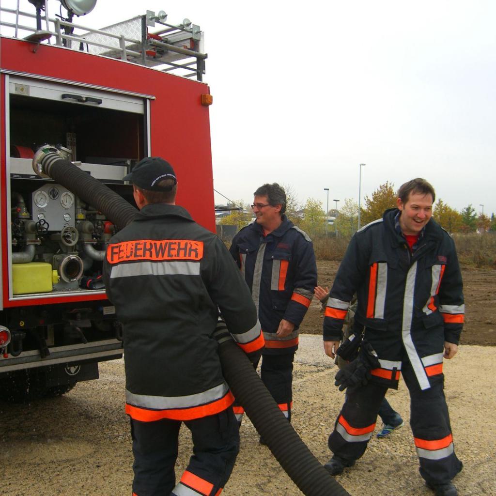 2008: Saugprobe am Feuerlöschbehälter in der Otto-Knecht-Straße (Quelle: Dirk Glück)