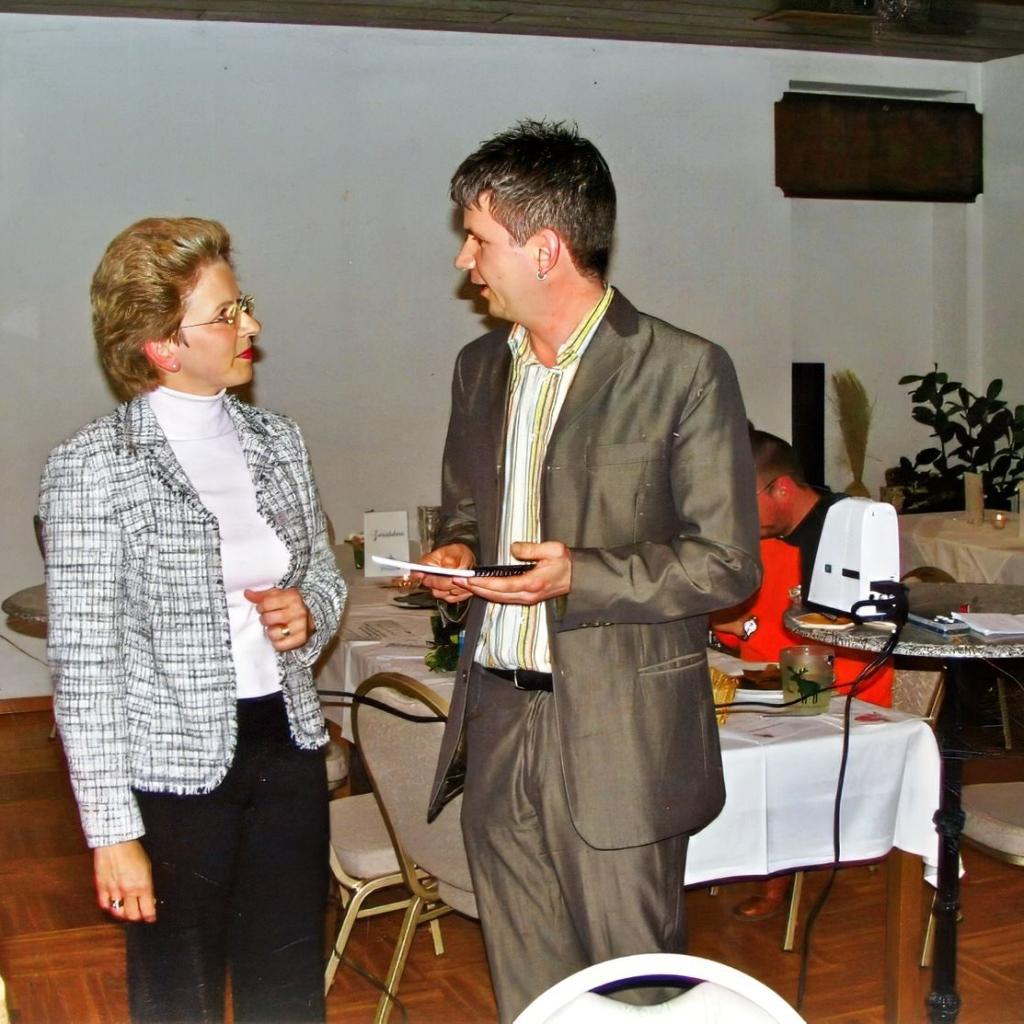 2005: Männerstammtisch mit Oberbürgermeisterin Barbara Bosch und Peter Brändle (Quelle: Peter Brändle)