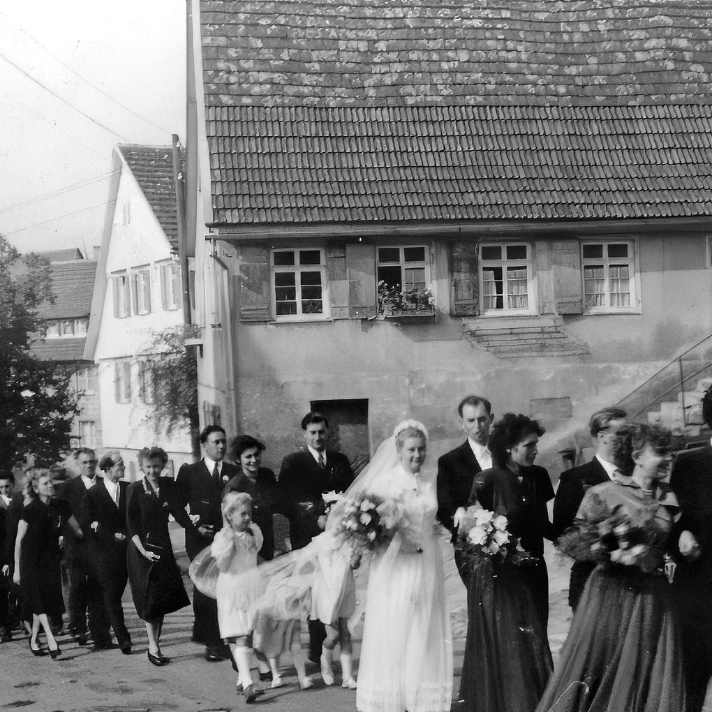1950: Hochzeitszug (Lore Kimmerle mit Mann) (Quelle: Lore Kimmerle)