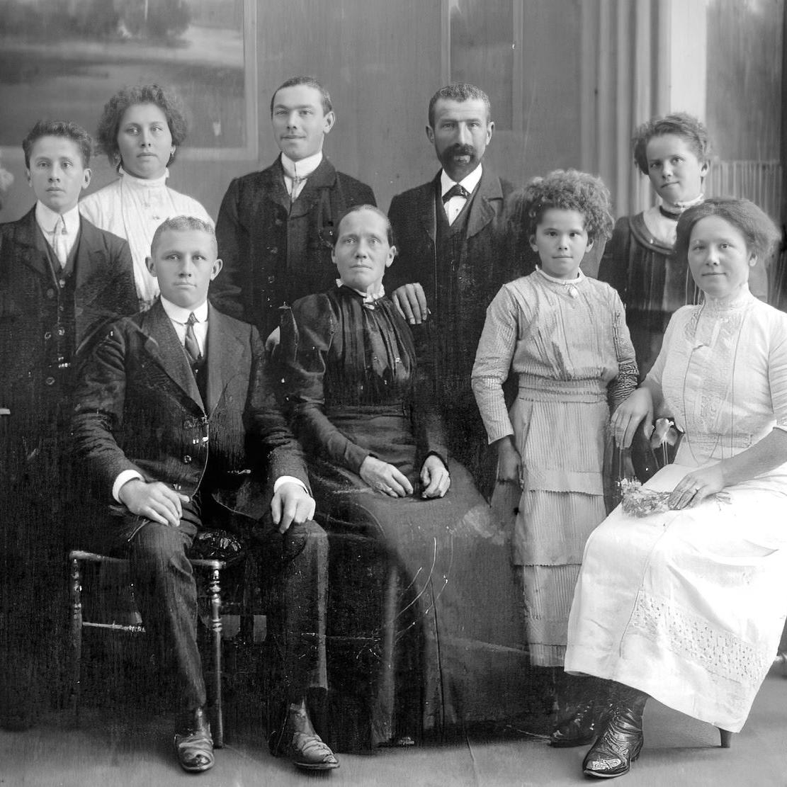1912: Familie Röhm (Großeltern und Tanten) (Quelle: Ruth Reiber)
