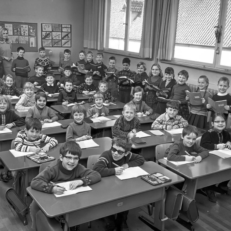 1968: Schulklasse mit Frau Haverkamp (Quelle: Harald Becker)