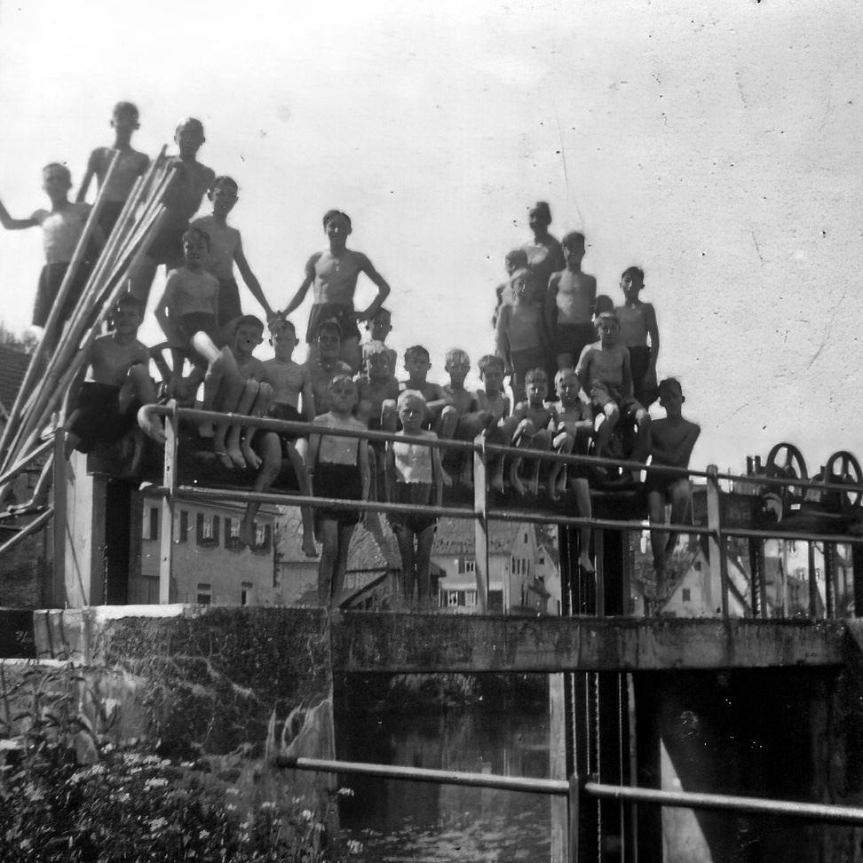 1930: Badespaß am Neckar (Quelle: Lore Kimmerle)