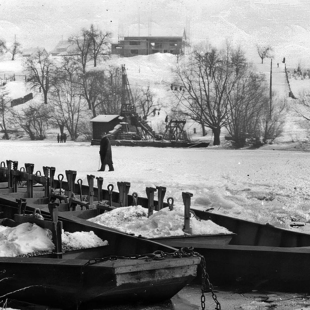????: zugefrorener Neckar vor dem Rohbau von Lisbeth und Wilhelm Röhm (Quelle: Berta Kimmerle)
