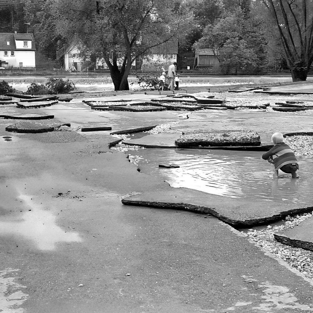 ????: Hochwasser am Sportheim (Quelle: Zvonko Zebic)