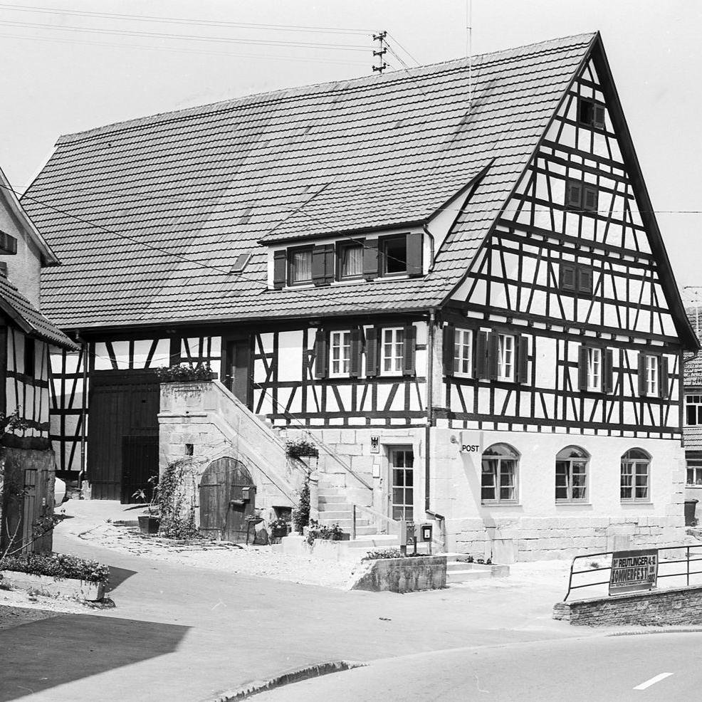 1981: Wohnhaus der Familie Wilhelm und Anna Knecht und damlige Post (Quelle: Edmund Kühnel)