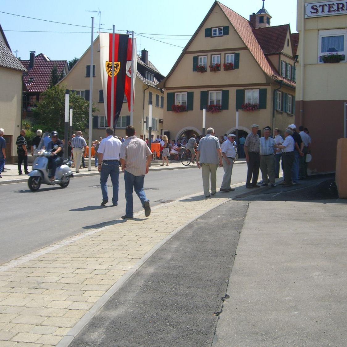 2009: Eröffnung der Neckartenzlinger Straße nach der Baustelle (Quelle: Dirk Glück)