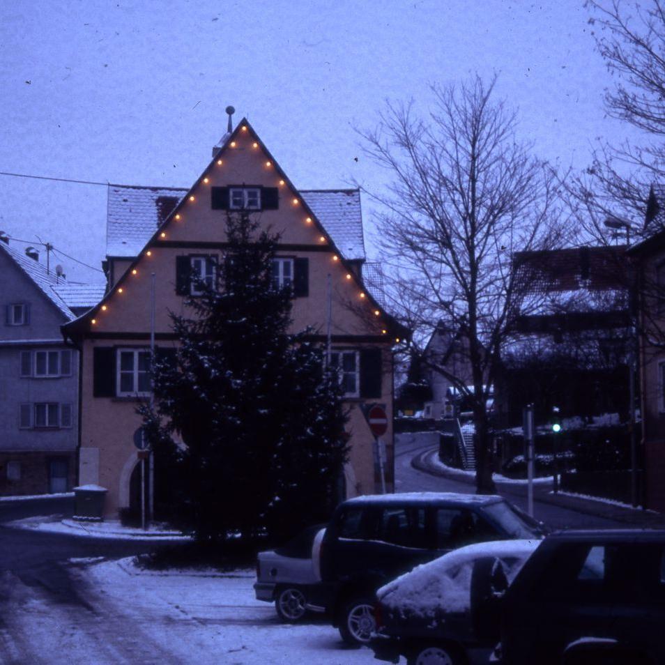 2001: Rathaus im Dezember (Quelle: Helmuth Mühleisen)