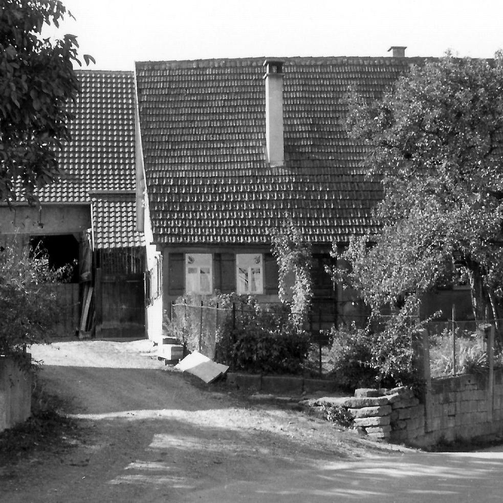 1962: Haus Karl Knecht, Hauptstr. 18,  erbaut 1703, Ansicht vom Marktplatz (Quelle: Manfred Knecht)
