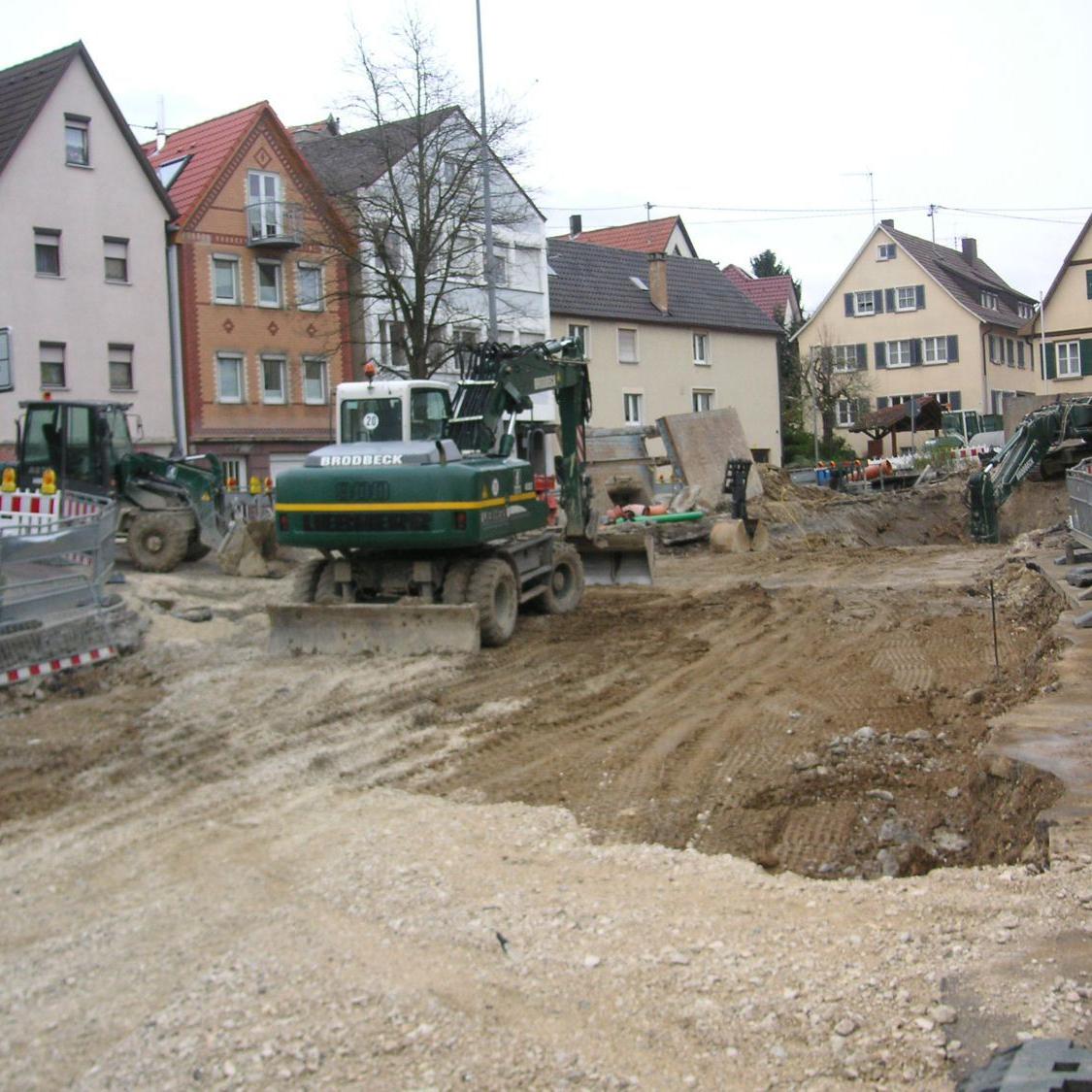 ????: Kanal- und Straßenarbeiten rund ums Rathaus 14.4.2008 (Quelle: Manfred Knecht)