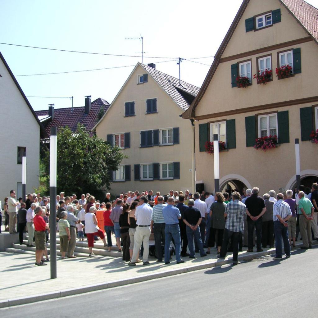 2009: Einweihungsfeier der Kanal- und Straßenarbeiten rund ums Rathaus 16.7.2009 (Quelle: Manfred Knecht)