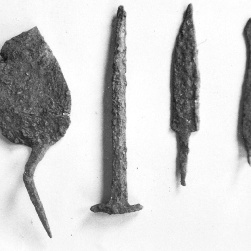 1962: römisches Werkzeug gefunden an der Ausgrabung des römischen Gutshofs im Lachenhau (heute Kreuzung Keltenstraße und Hallstattstraße) (Quelle: Walter Brants)