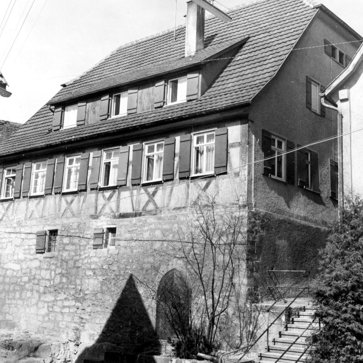 1963: Steinhaus, das erste Schulhaus und Kinderschüle (Quelle: Walter Brants)