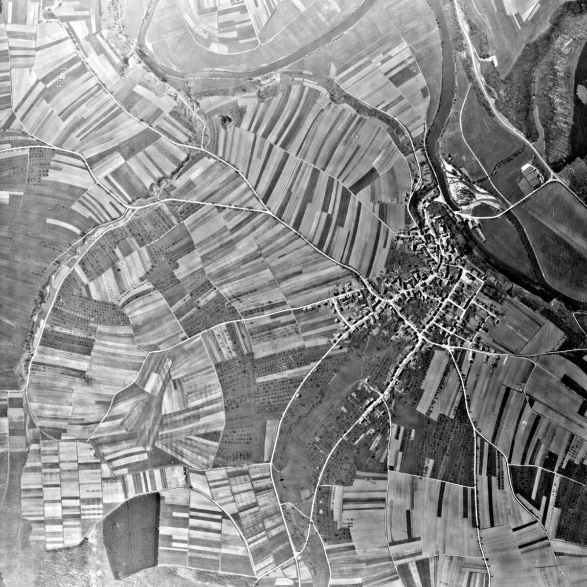 1945: Luftbild im Maßstab 1:11000 (Quelle: Frank Eberle)