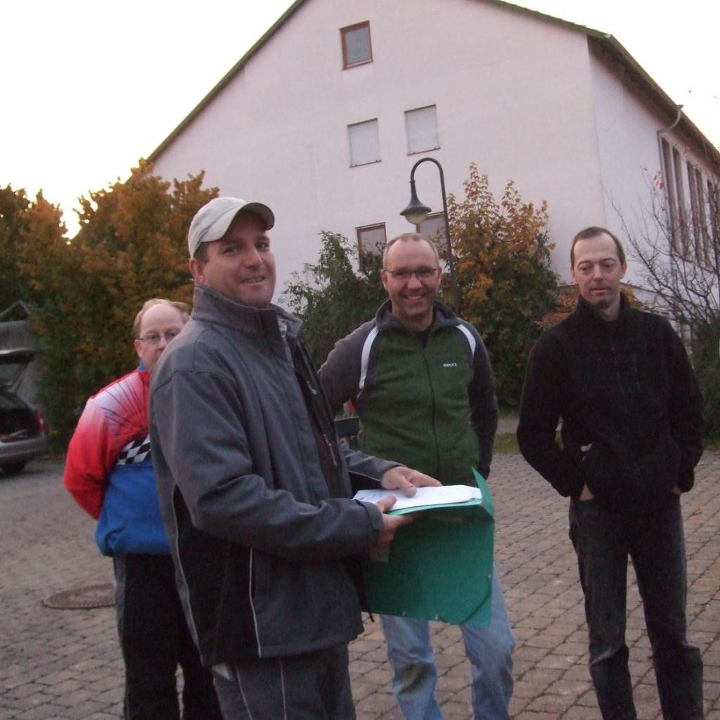 2010: Arbeitseinsatz für den Spielplatz am Wieslenbach (Quelle: Ute Lang)