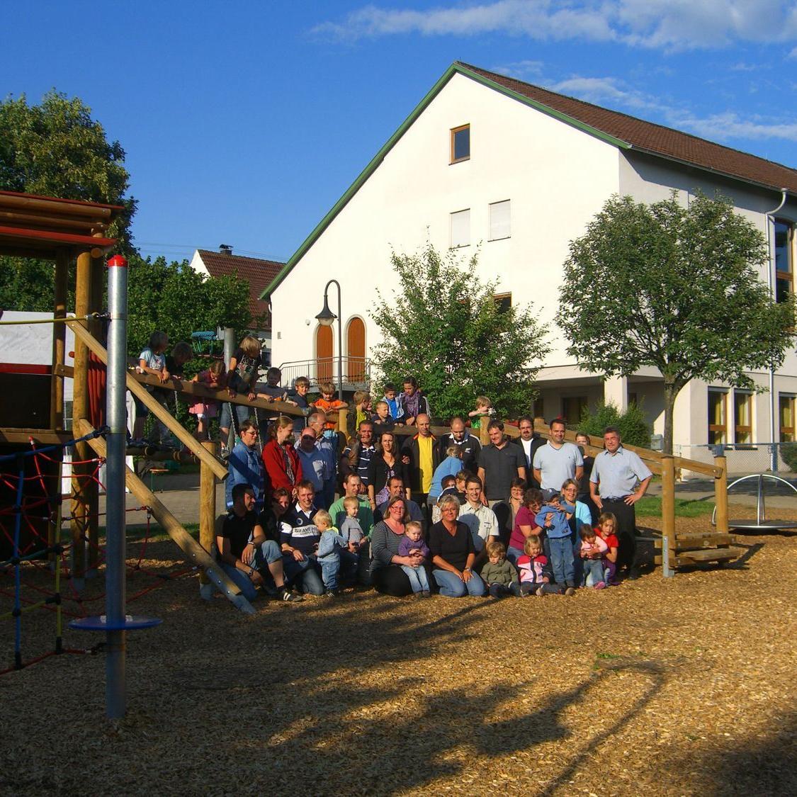 2011: Fest für Helfer für den Spielplatz am Wieslenbach (Quelle: Dirk Glück)