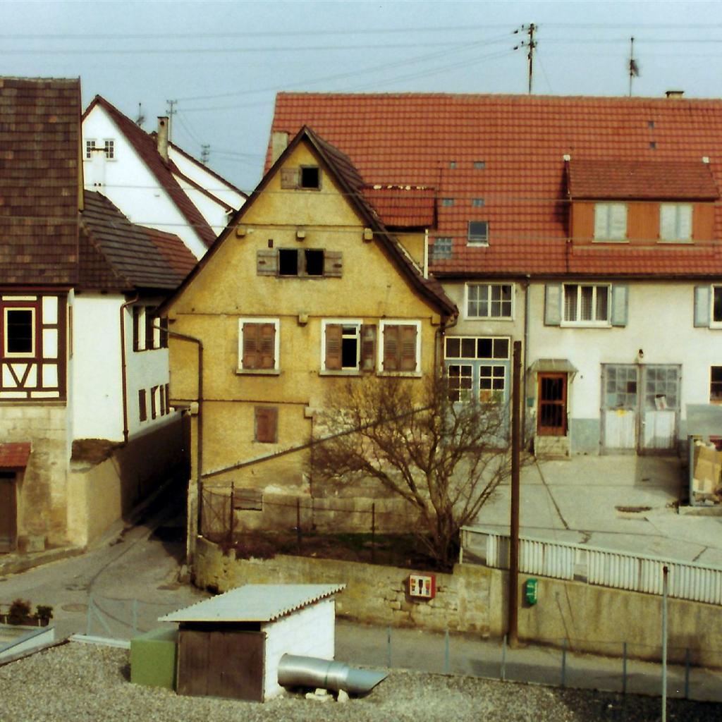 1981: Gasthaus Krone,  Haus mittig von Gottlob Röhm und Geschäftshaus von Otto Knecht