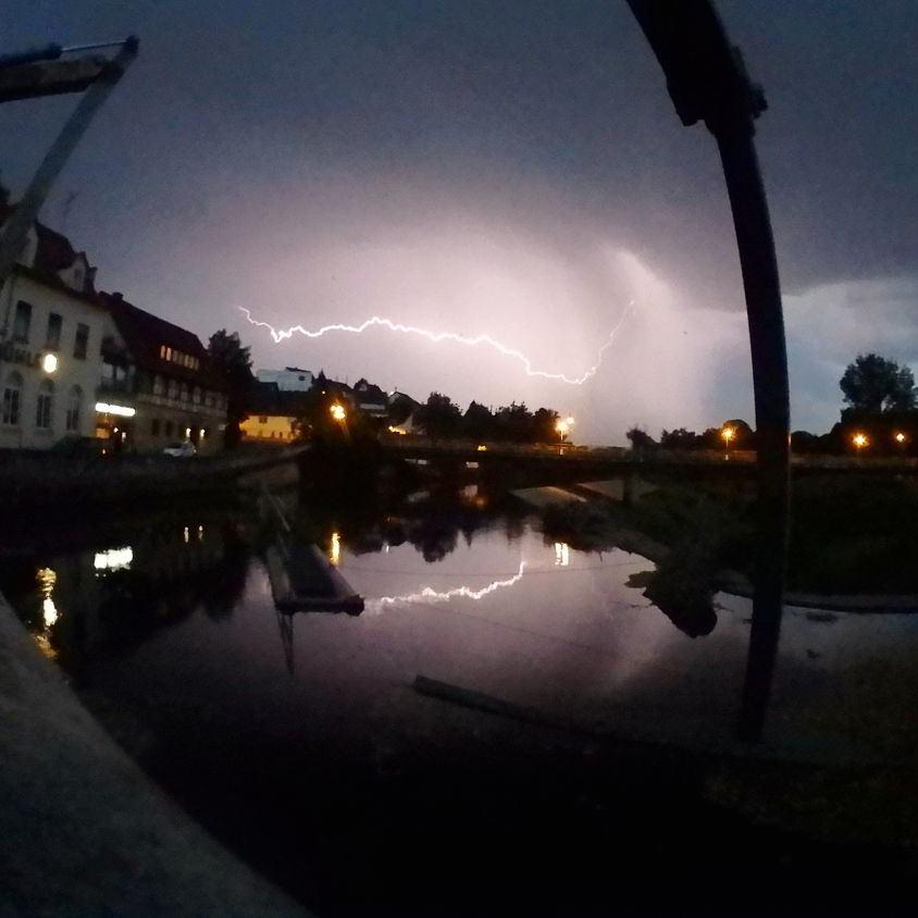 2022: Gewitter über Mittelstadt an der Mühle (Quelle: Slaby Slawomir)