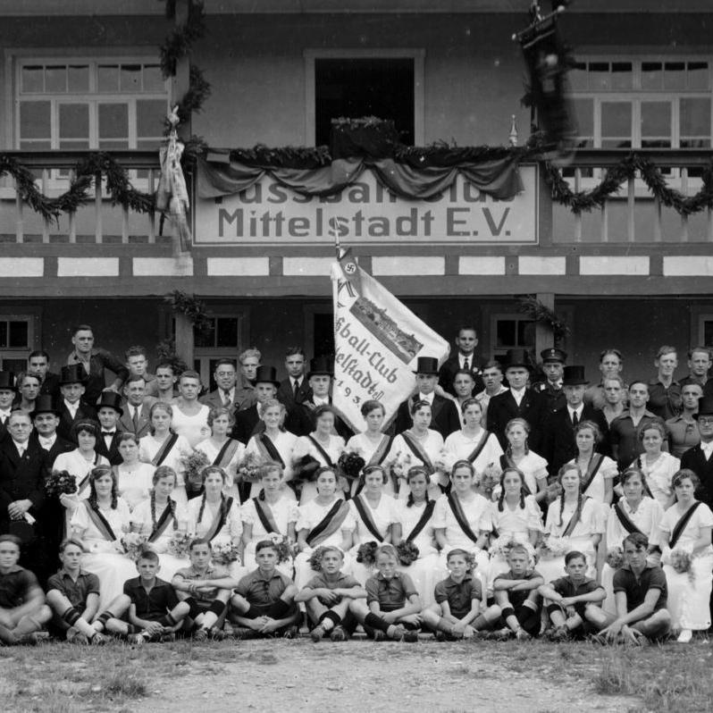 1935: Fahnenweihe des Fußball-Club Mittelstadt e.V. (Quelle: Gustav Rebmann)