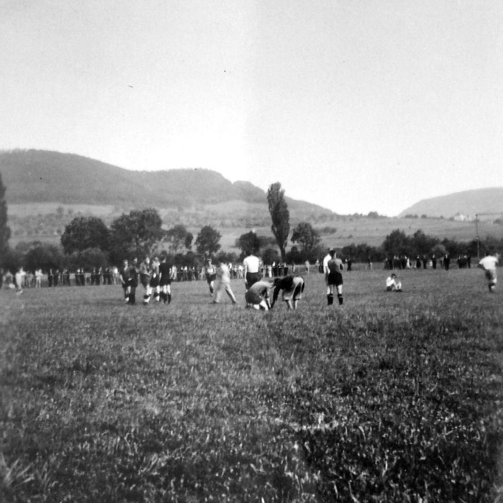1934: Mittelstädter Fußballspieler beim Wettspiel in Pfullingen (Quelle: Manfred Knecht)