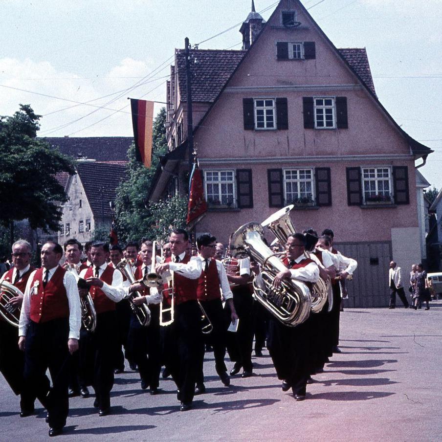 1959: Dorffest im Jahr 1959 mit Ruth Mayer (Quelle: Barbara Fobke und Erhard Schwedler)