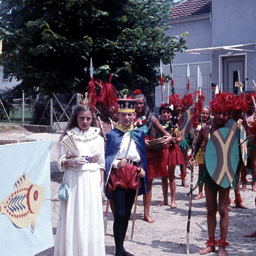 1959: Dorffest im Jahr 1959 mit Ruth Mayer (Quelle: Barbara Fobke und Erhard Schwedler)