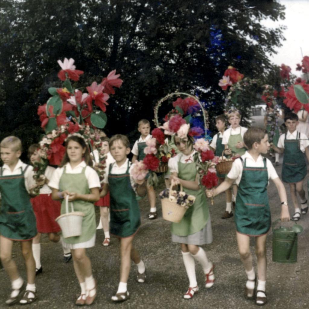 ????: Kinderfest ca. 1970 mit Kindern des Jahrgangs 1959 (Quelle: Andrea Welsch)