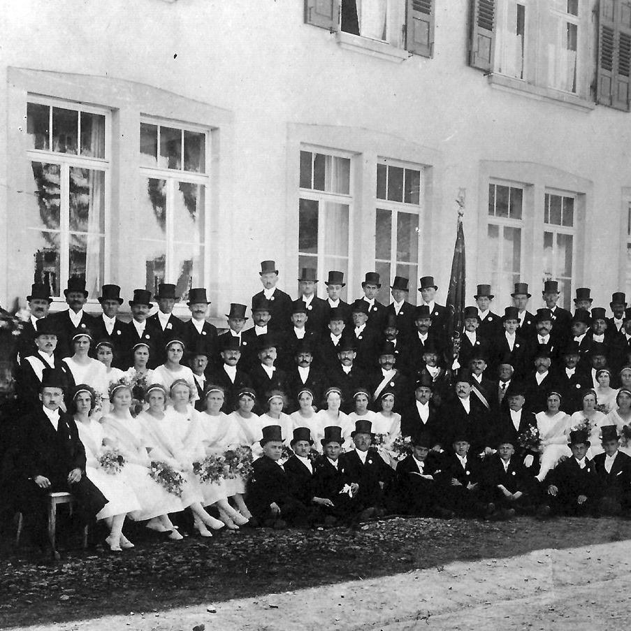 1925: Liederkranz  25 jähriges Jubiläum Schulhaus 1925 (Quelle: Manfred Knecht)